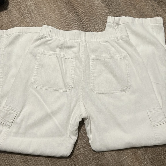 Hollister - Picture 5 of 5